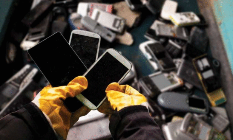 How Cell Phone Recycling Helps You Safely Dispose of Old Devices